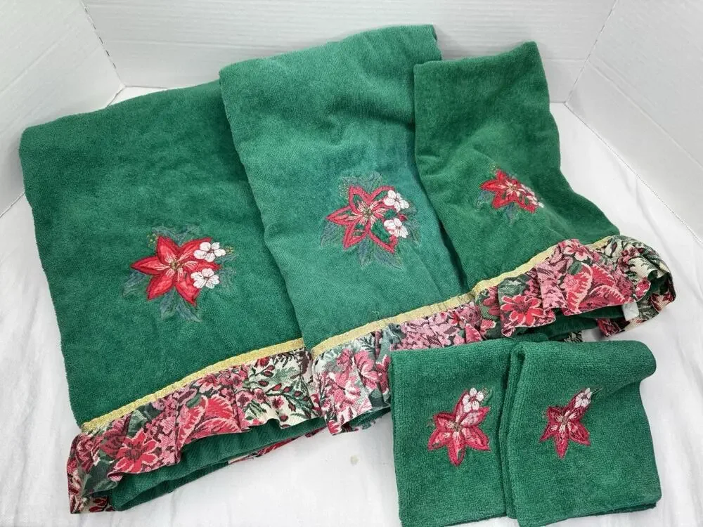 Vintage Green Christmas Bath Towel Set of 5 Holiday Poinsettia Ruffle Edge